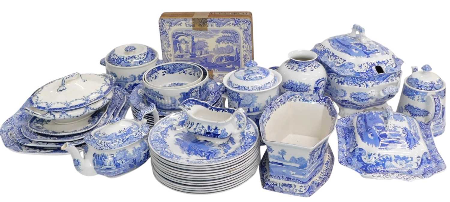 Lot 29 - A group of Copeland Spode Italian pattern and...