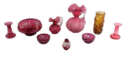 Lot 592 - A quantity of glass, to include cranberry...