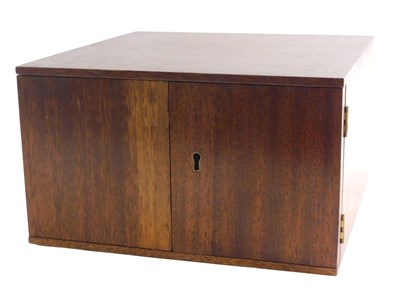 Lot 610 - A late 20thC mahogany coin collector's cabinet,...