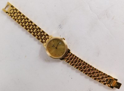 Lot 69 - A Tissot ladies gold plated wristwatch,...
