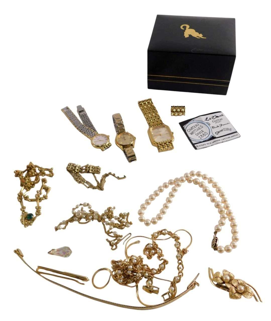 Lot 56 - Le Chat gentlemens gold plated wristwatch,...