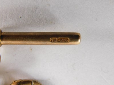 Lot 74 - A 15ct gold oval link Albert chain, with t bar...