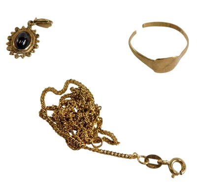 Lot 81 - A 9ct gold and cabochon garnet pendant, a 9ct...