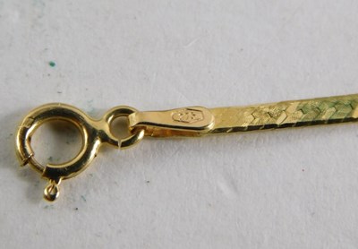 Lot 77 - A 9ct gold textured fringe necklace, on a bolt...