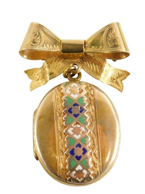 Lot 47 - A late 19thC oval double photo locket, with...