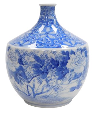 Lot 21 - An early 20thC Japanese blue and white Seto...