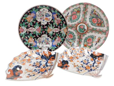 Lot 61 - A pair of Meiji period Japanese Imari...