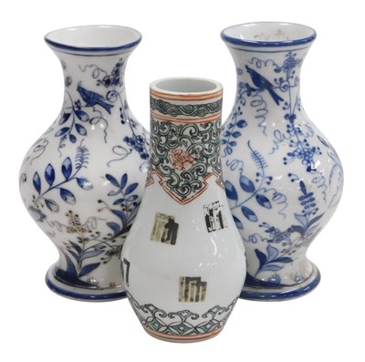 Lot 49 - An early 20thC Chinese porcelain famille verte...