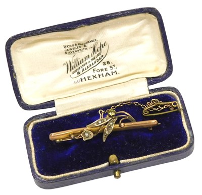 Lot 112 - An Edwardian 9ct gold seed pearl and peridot...