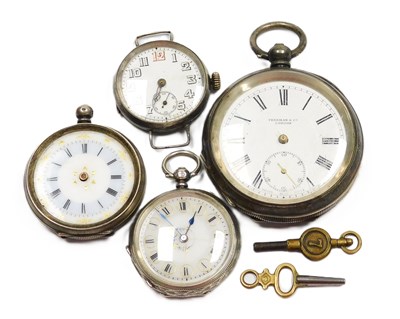 Lot 184 - An early 20thC gentleman's silver cased pocket...