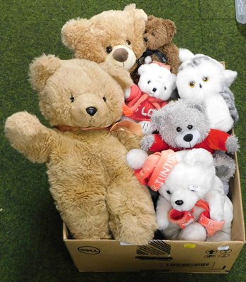 Lot 2127 - Various soft toys, to include teddy bears,...