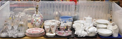 Lot 2158 - A Royal Doulton Caprice pattern part tea and...