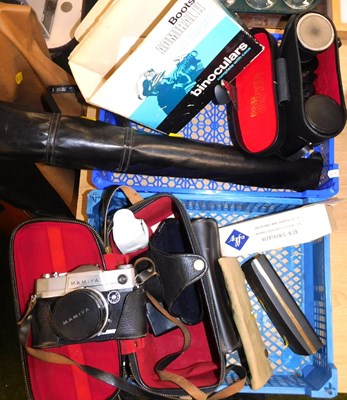 Lot 2166 - Cameras and optical related equipment, to...