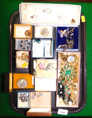 Lot 2181 - Costume jewellery, to include stone set...