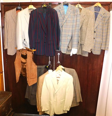 Lot 2195 - Assorted gentleman's summer and winter jackets,...