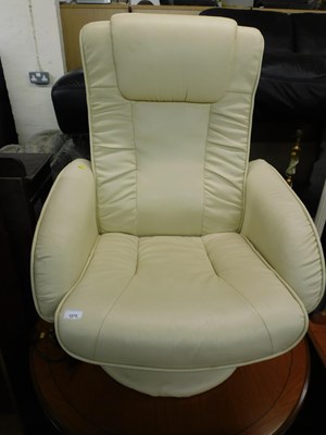 Lot 1132 - A Stressless style cream faux leather...