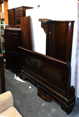 Lot 1090 - A 20thC hardwood bedroom suite, comprising...