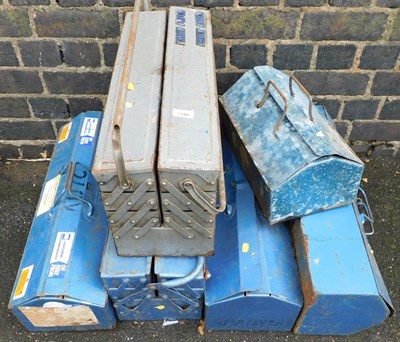 Lot 1140 - A group of cantilever toolboxes.