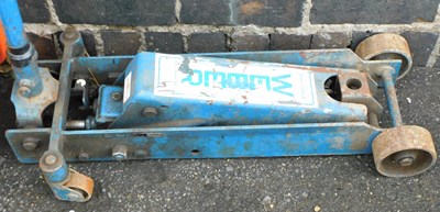 Lot 1145 - A Webber 2000kg car jack.