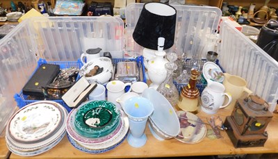 Lot 2208 - General household effects, to include...