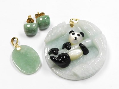 Lot 313 - A jade and mother of pearl pendant, of...