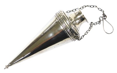Lot 259 - A George V silver posy holder, with a hanging...