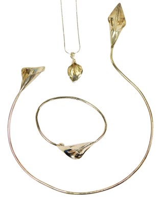 Lot 317 - A KFD Jewellery silver lily jewellery...