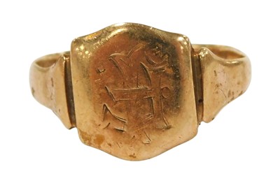 Lot 301 - A 9ct rose gold gentleman's signet ring, the...