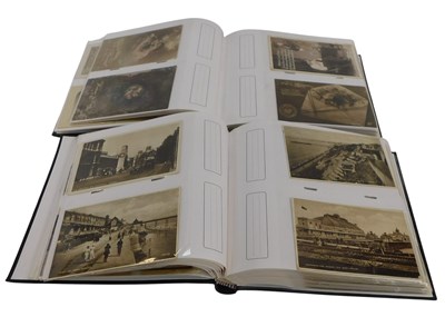 Lot 470 - A group of early 20thC and later postcards, to...