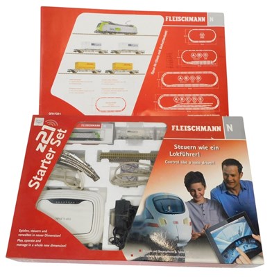 Lot 277 - A Fleischmann N gauge N21 starter set...