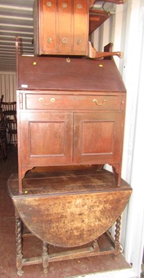 Lot 1118 - A small bow-fronted three-drawer chest raised...