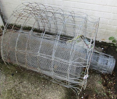 Lot 1157 - Garden wiring, comprising 2.5m long x 1.6m...
