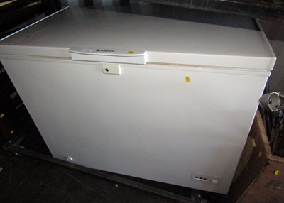 Lot 1109 - A Hotpoint chest freezer.