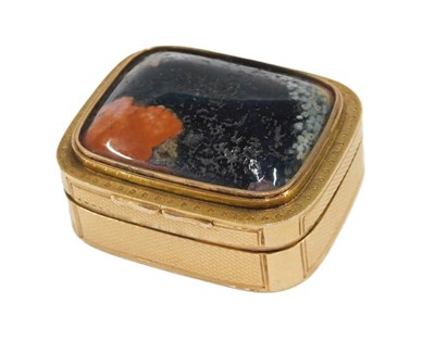 Lot 7 - A George III 18ct gold rectangular vinaigrette,...