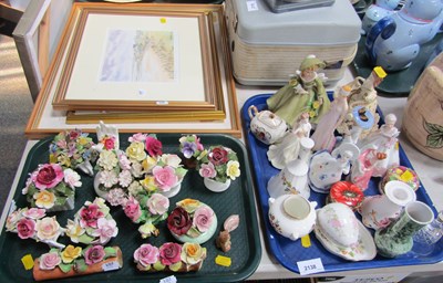 Lot 2138 - A group of ceramics, including figures,...