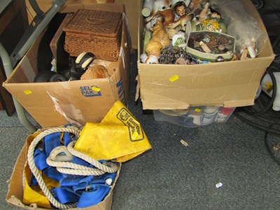 Lot 2149 - A group of items, including ceramics, a Barrow...