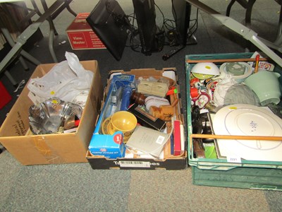 Lot 2221 - Household ceramics and metalware, items...