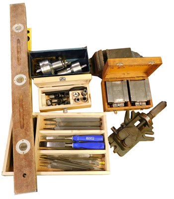 Lot 260 - Various tools, to include hand chisels, wood...