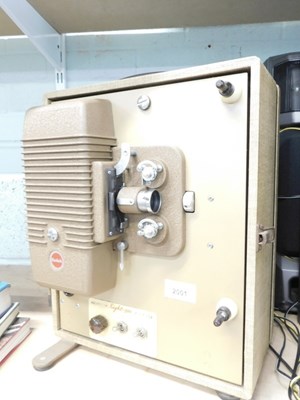 Lot 2001 - A Kodascope eight-500 projector.
