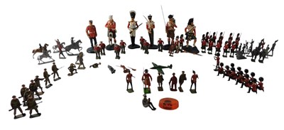 Lot 295 - A quantity of early 20thC lead soldiers, and...