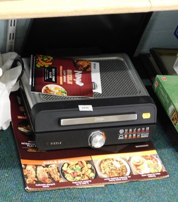 Lot 2034 - A Ninja Sizzle low smoke grill plate and flat...