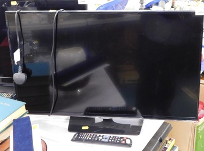 Lot 2048 - A Samsung 32" television, UE32H5500AK, with...