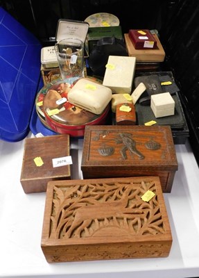 Lot 2076 - A quantity of collectable tins, including John...