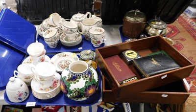 Lot 2133 - Housewares and ceramics, to include Royal...