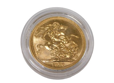 Lot 74 - An Elizabeth II full gold sovereign, dated 1976.