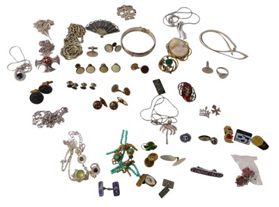 Lot 49 - Silver and costume jewellery, including a...