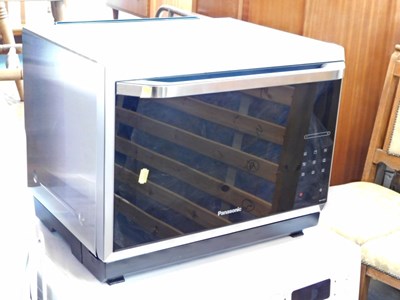 Lot 1511 - A Panasonic microwave oven, model number...