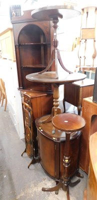 Lot 1577 - A group of furniture, to include an oak three...