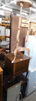 Lot 1580 - A group of furniture, to include a nest of...
