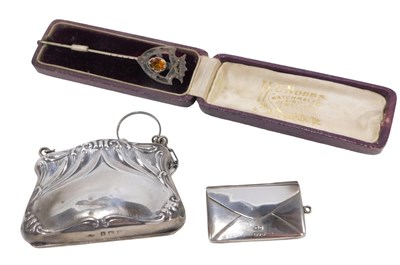 Lot 98 - A George V silver evening purse, with embossed...